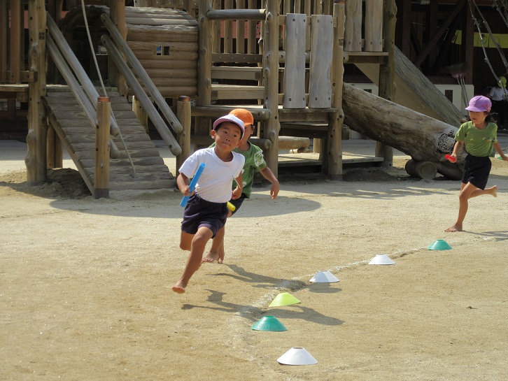 運動会ごっこをしています☆その１☆リレー