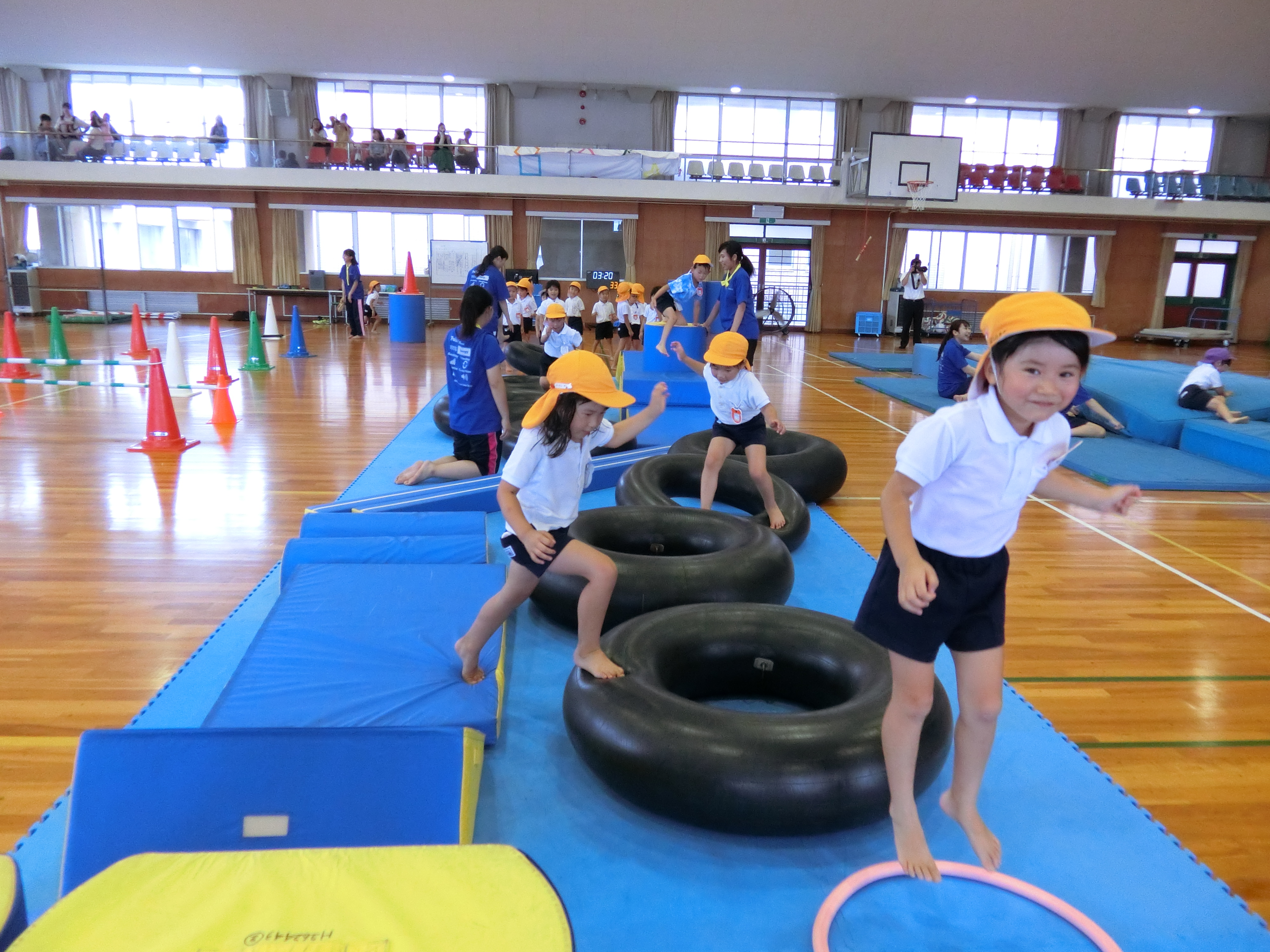 ☆年長☆　運動遊びに出かけたよ♪:画像６