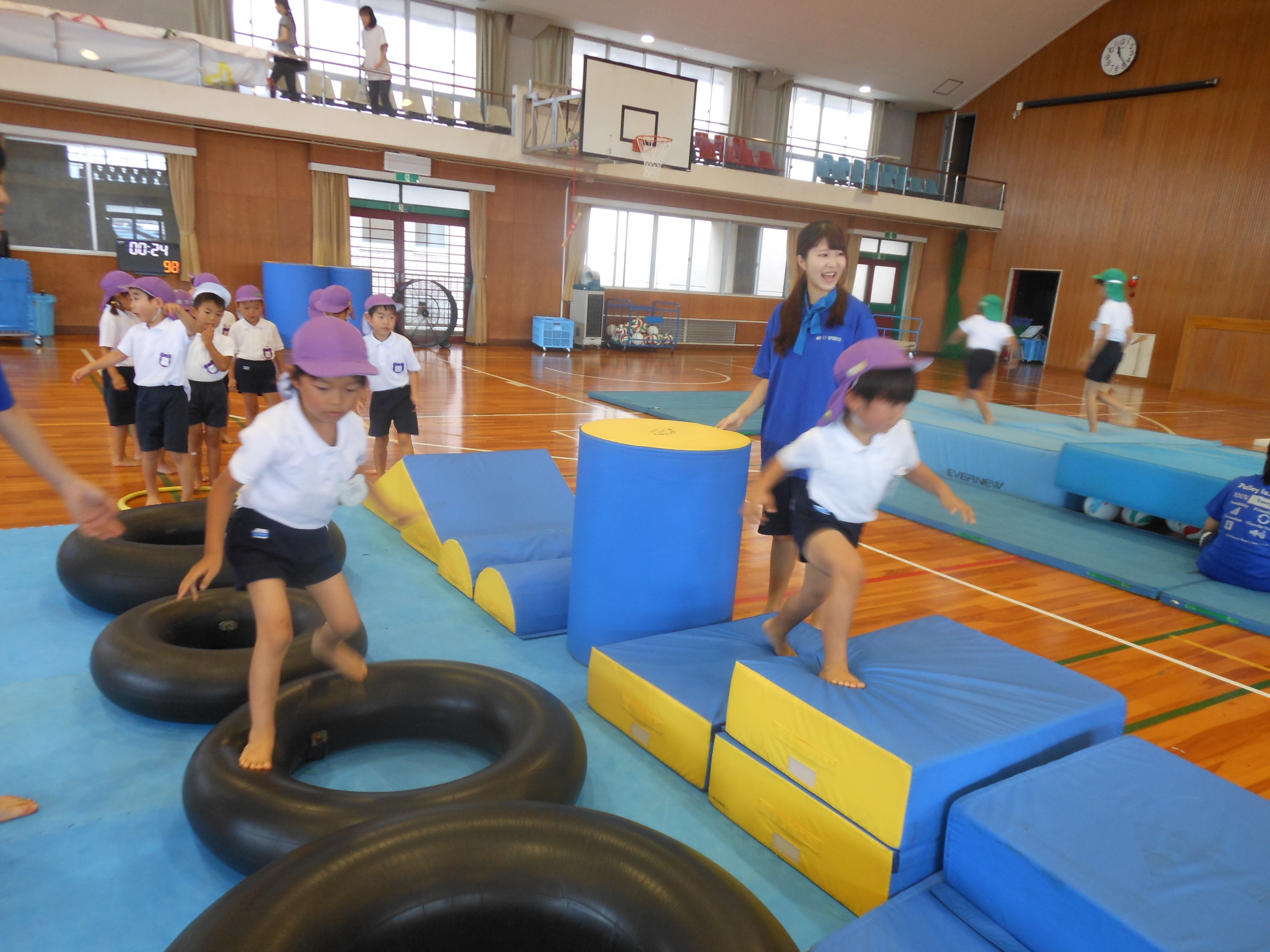 ☆年長☆　運動遊びに出かけたよ♪:画像３