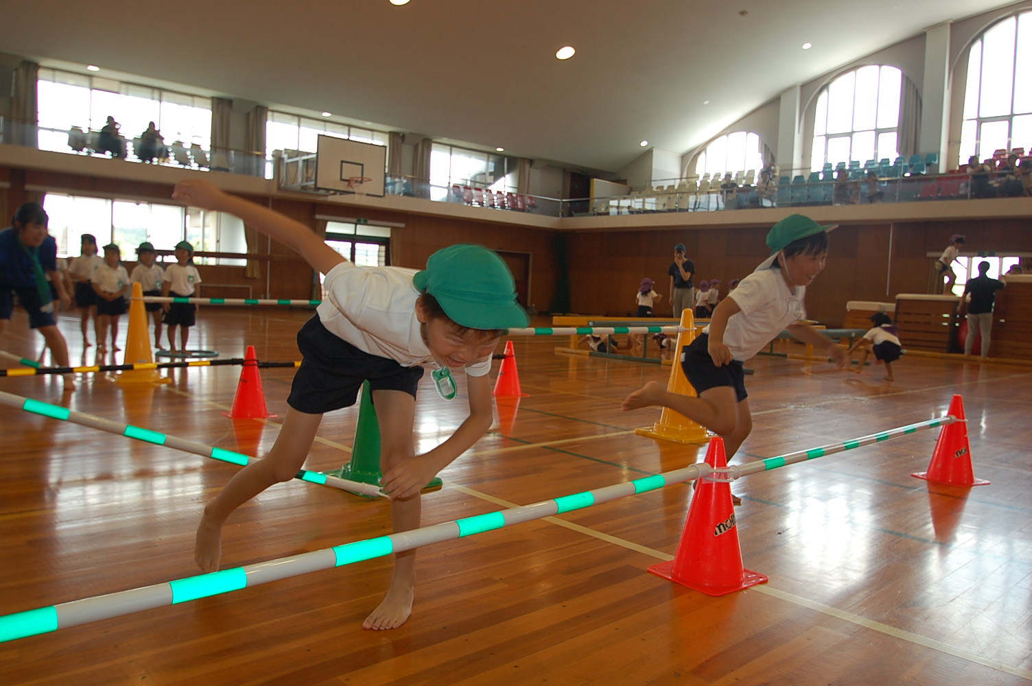 ☆年長☆　運動遊びに出かけたよ♪:画像２