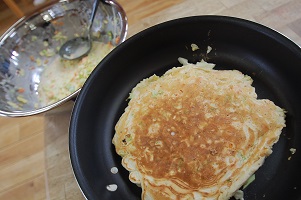 ☆年長☆　お好み焼きを食べたよ♪