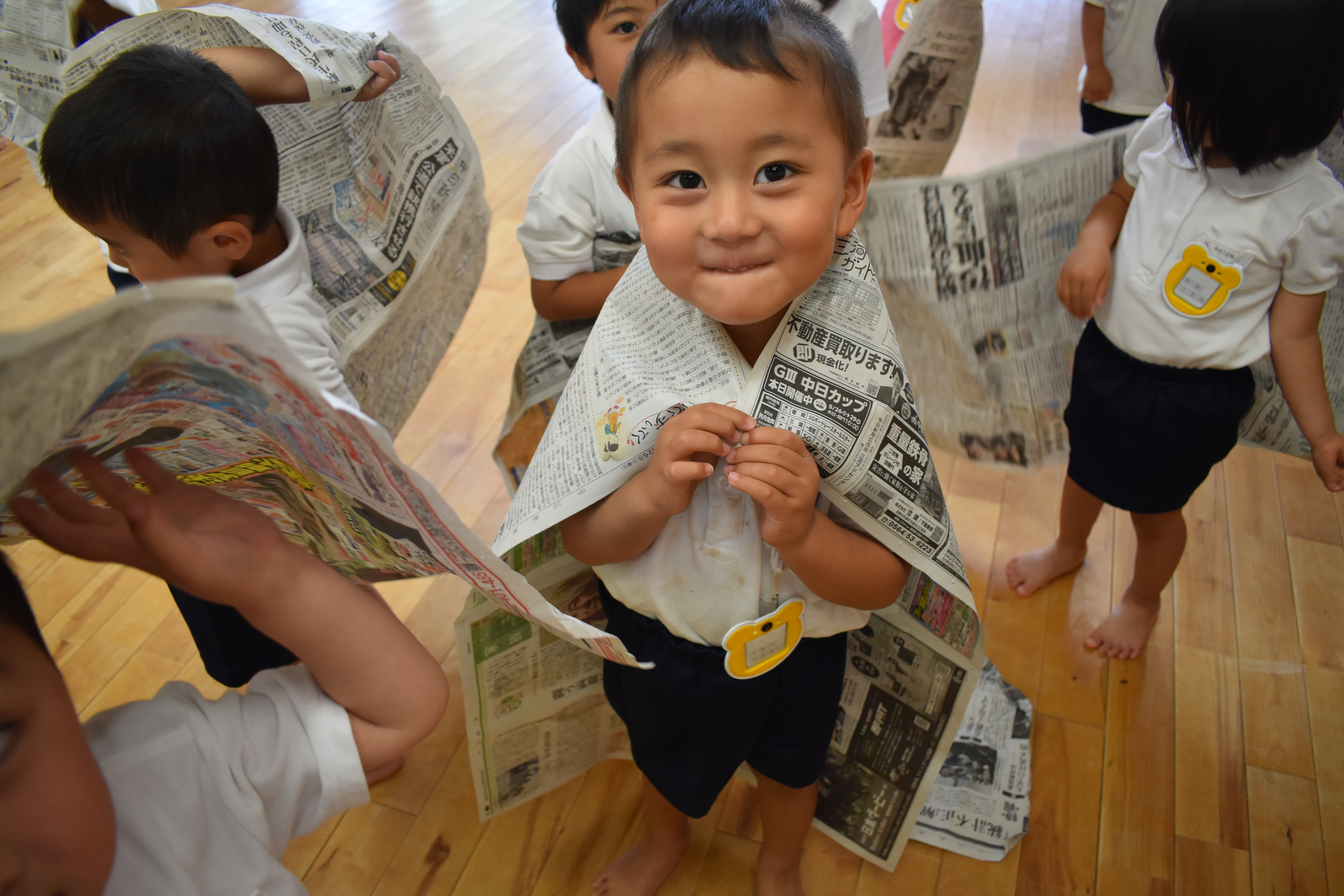 ★新聞紙遊びをしたよ★年少:画像２