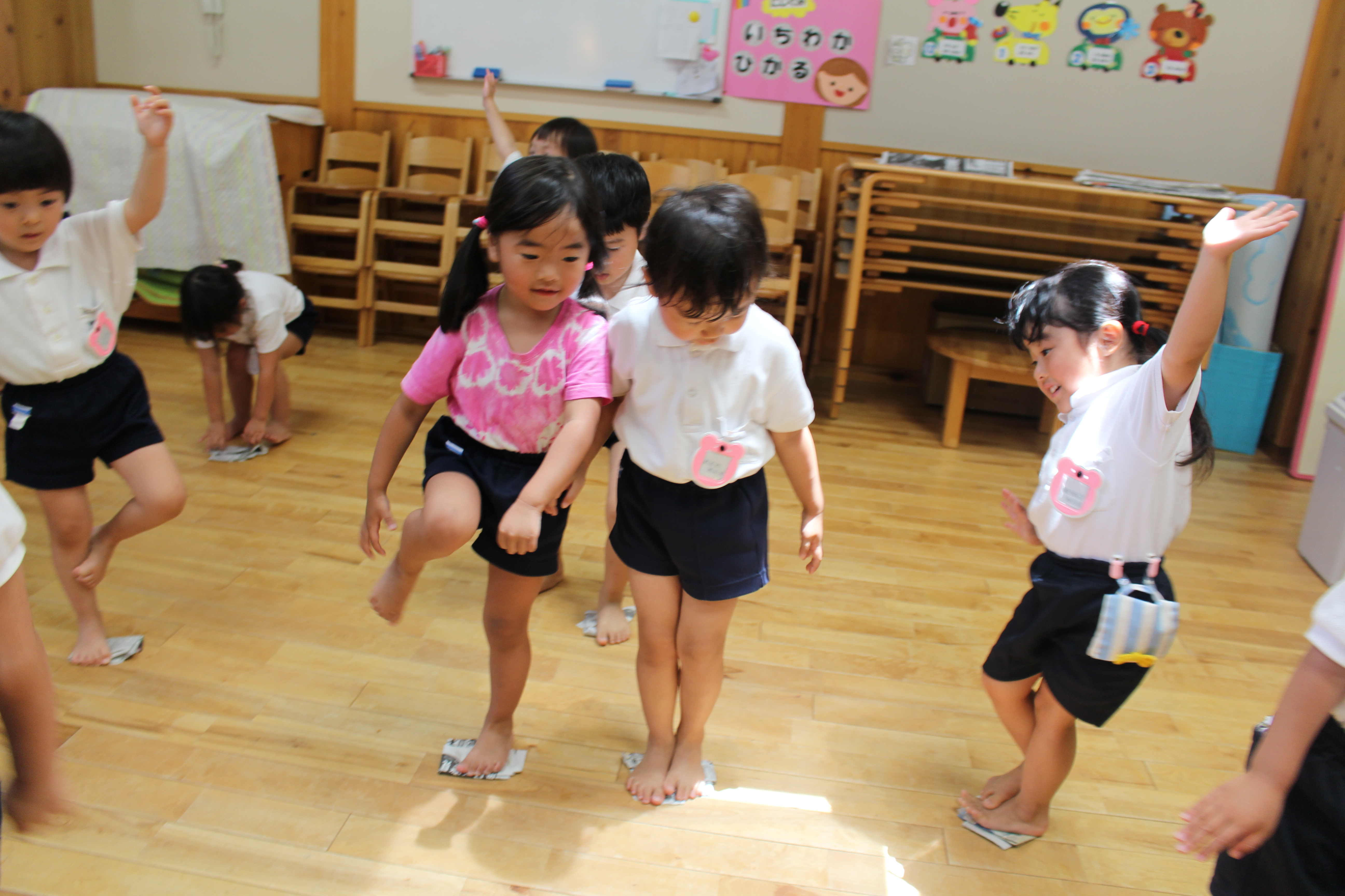 ★新聞紙遊びをしたよ★年少