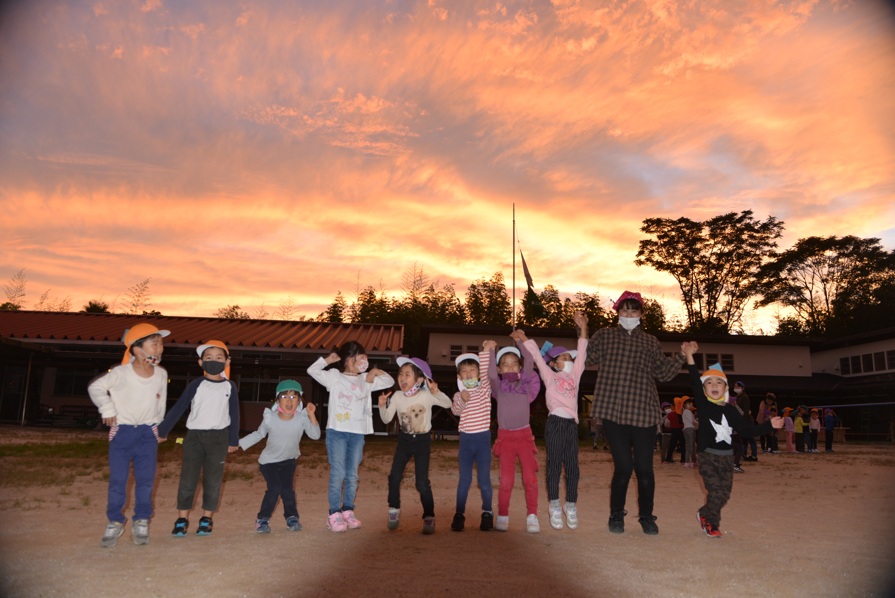 ♪お泊り保育♪　森の幼稚園の夕暮れ:画像２