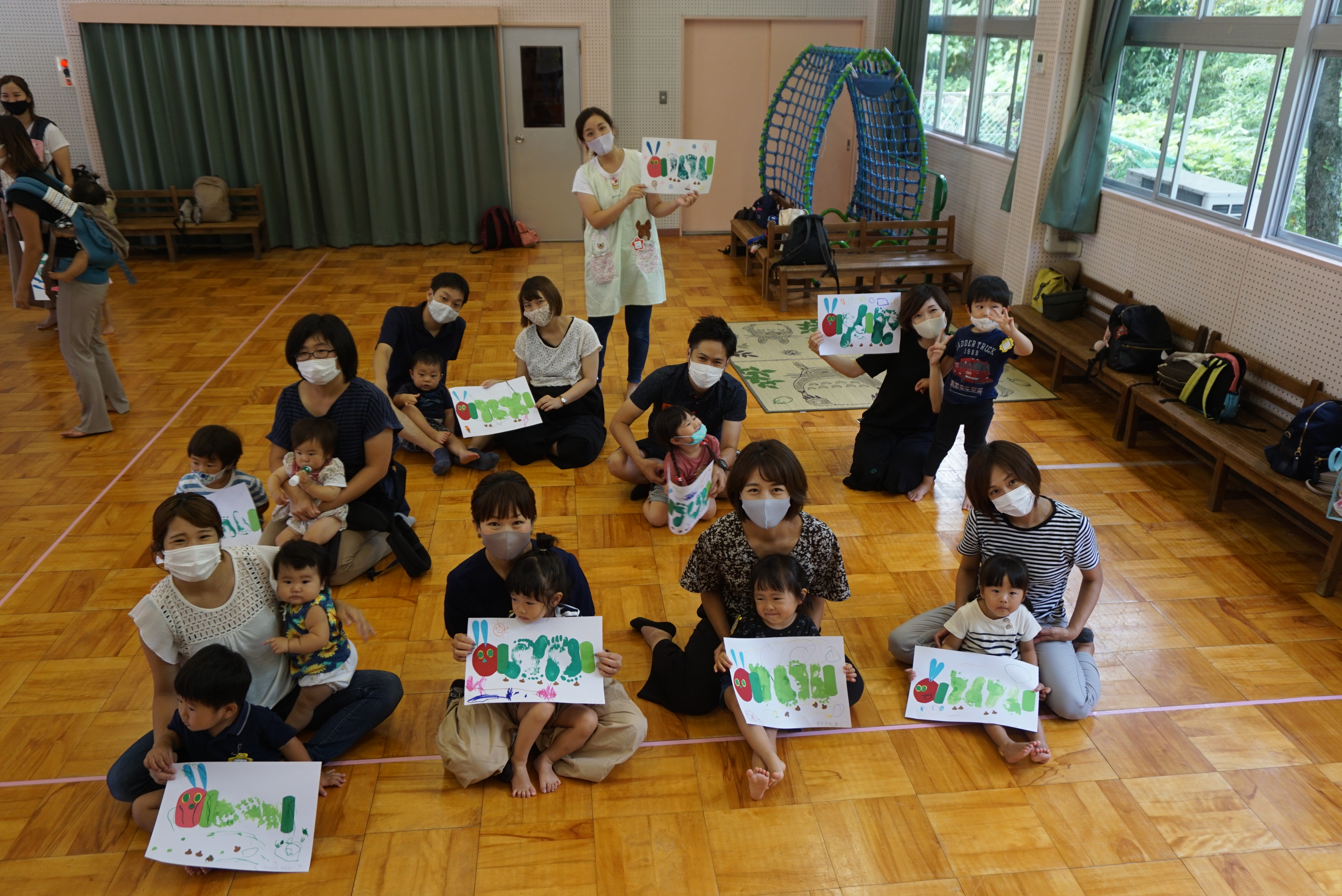 わんぱく広場④午前の部　　親子で製作♪　「はらぺこあおむし」:画像５