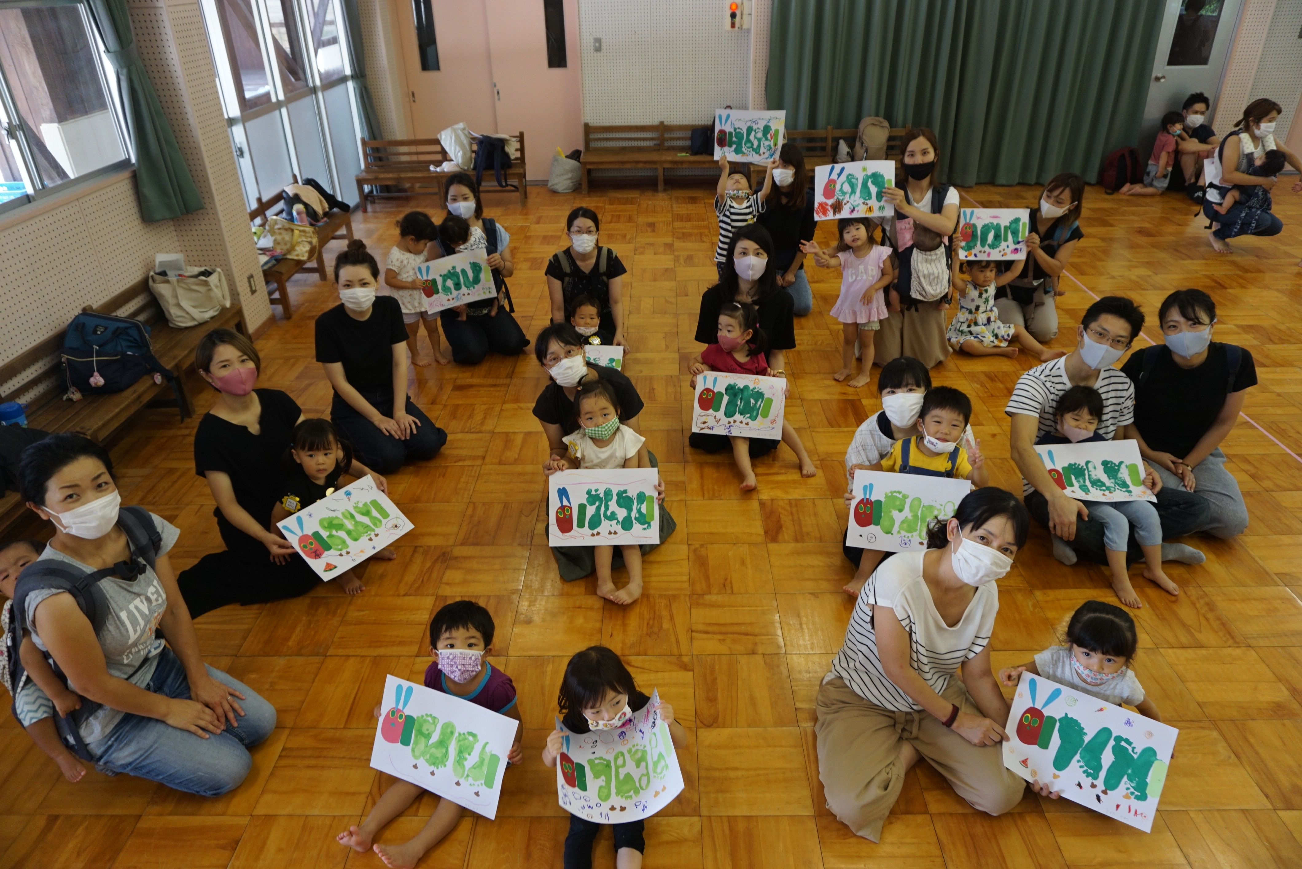 わんぱく広場④午前の部　　親子で製作♪　「はらぺこあおむし」:画像６