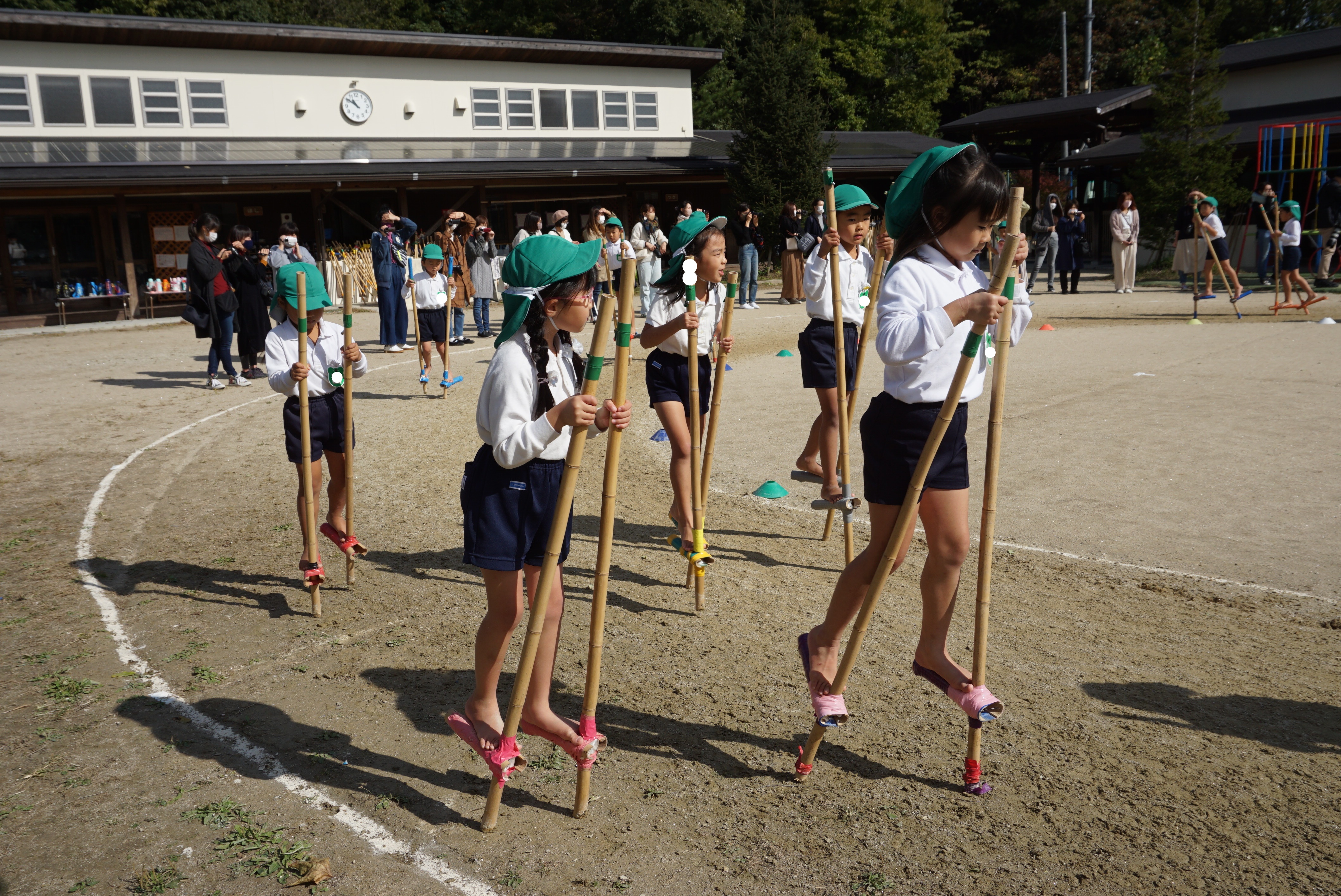 ★年長★竹馬大会がありました！:画像１