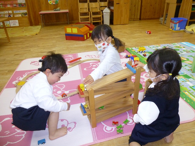 りす組、３歳になった子が入園しました！:画像４