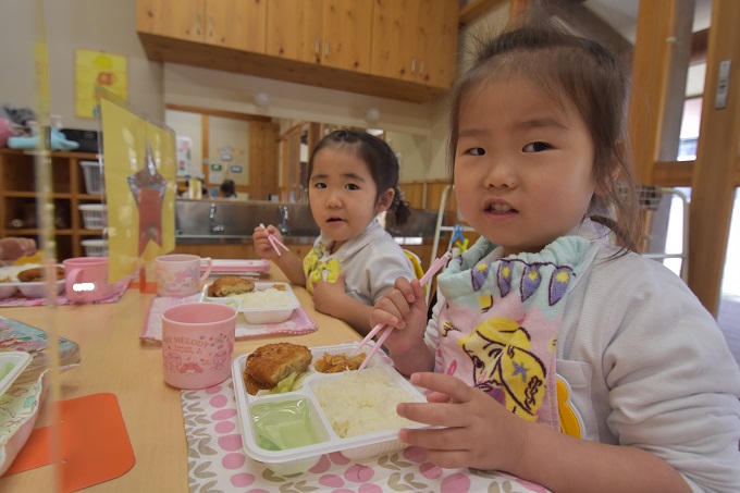 ★年少★　はじめての給食だったよ！:画像２