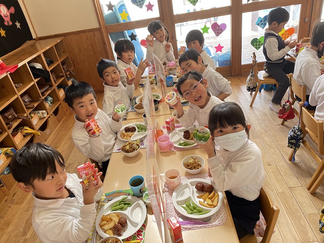 ✨お楽しみ給食✨をいただきました♪:画像１