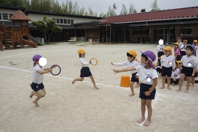 リレー＆運動遊びをして遊んでいます♪　★年長★:画像３