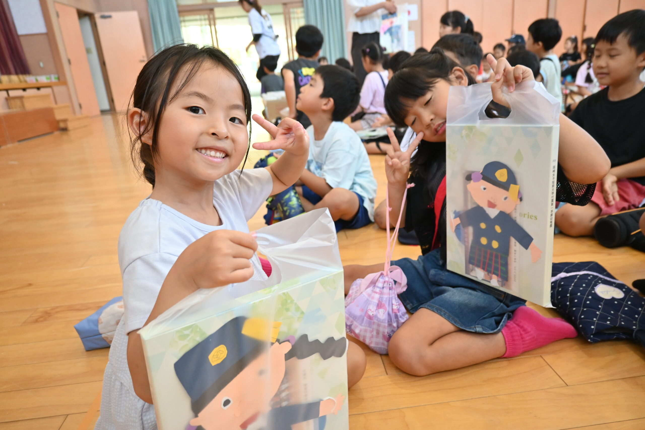 卒園児のアルバム渡しを行いました☆ | 第一早蕨幼稚園
