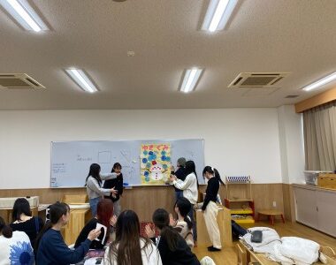 3年生が模擬保育を行いました（教育実習指導Ⅱ(幼) 第13回）