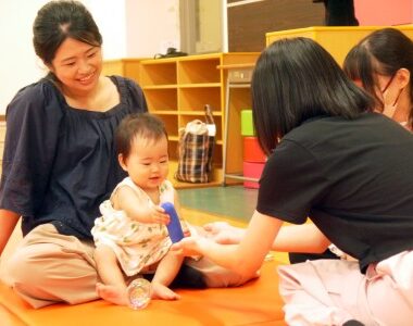 【岡大子どもNEWS】ー水野ゼミの活動ー 赤ちゃんの親子教室「わらべうた・ふれあい遊びを楽しもう！」